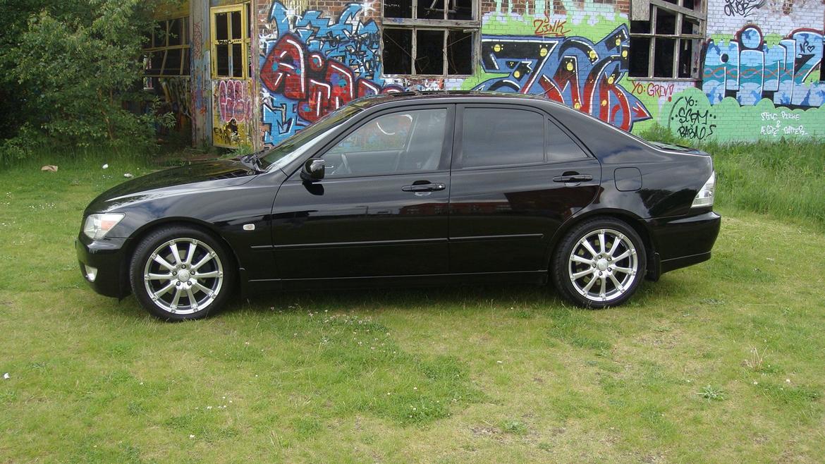 Lexus IS200 billede 2