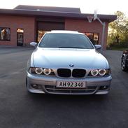 BMW 528i