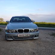 BMW 528i