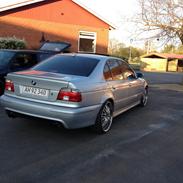 BMW 528i