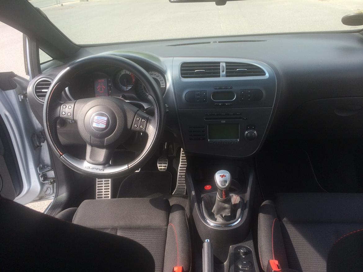 Seat Leon Cupra "SOLGT" - sportslig kabine billede 11