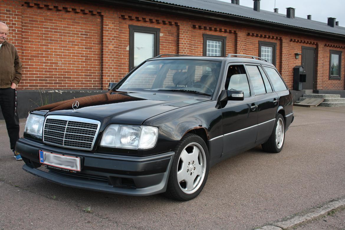 Mercedes Benz S124 - 300TD Turbo - hos min Far i Landskrona med min far på billedet billede 11