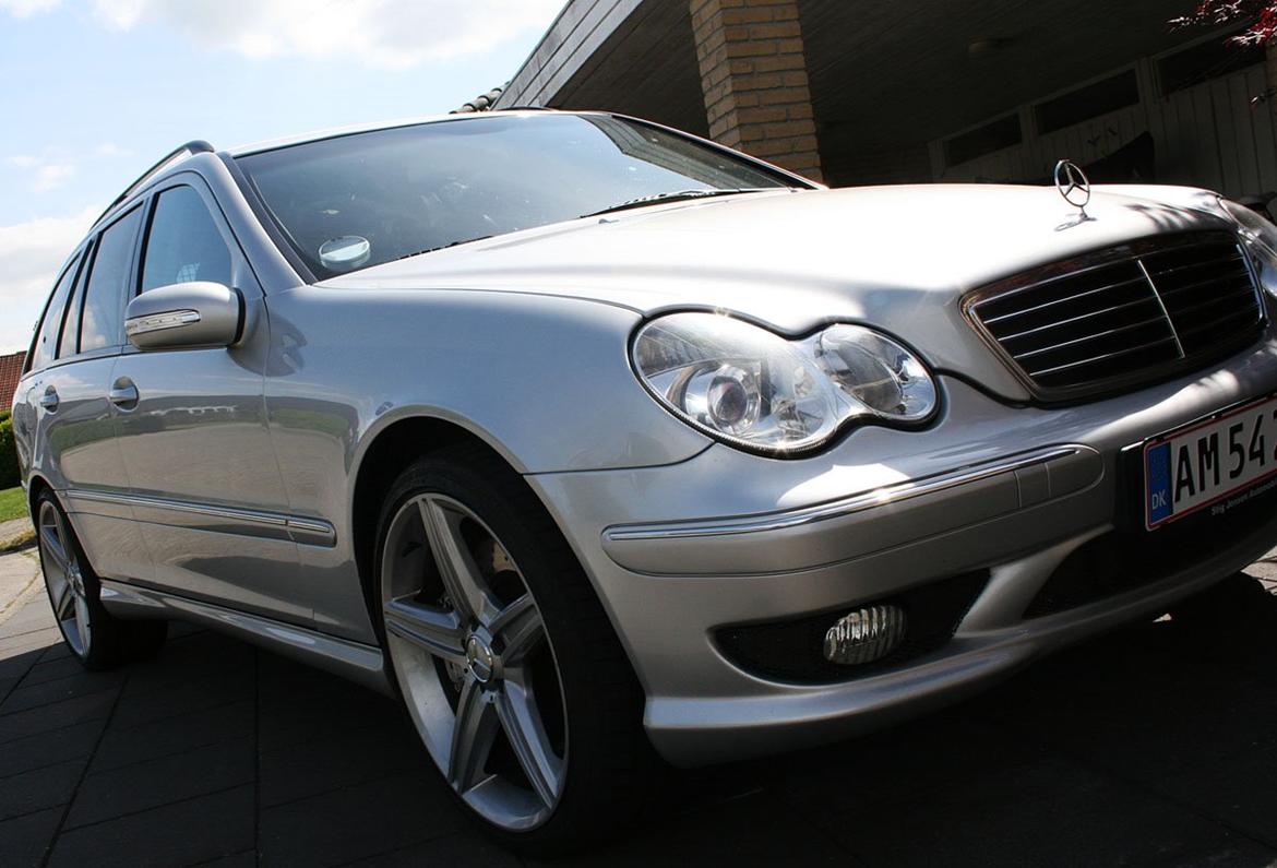 Mercedes Benz C32 AMG T Aut billede 1