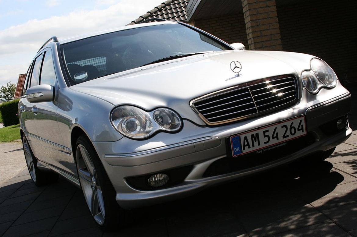 Mercedes Benz C32 AMG T Aut billede 2