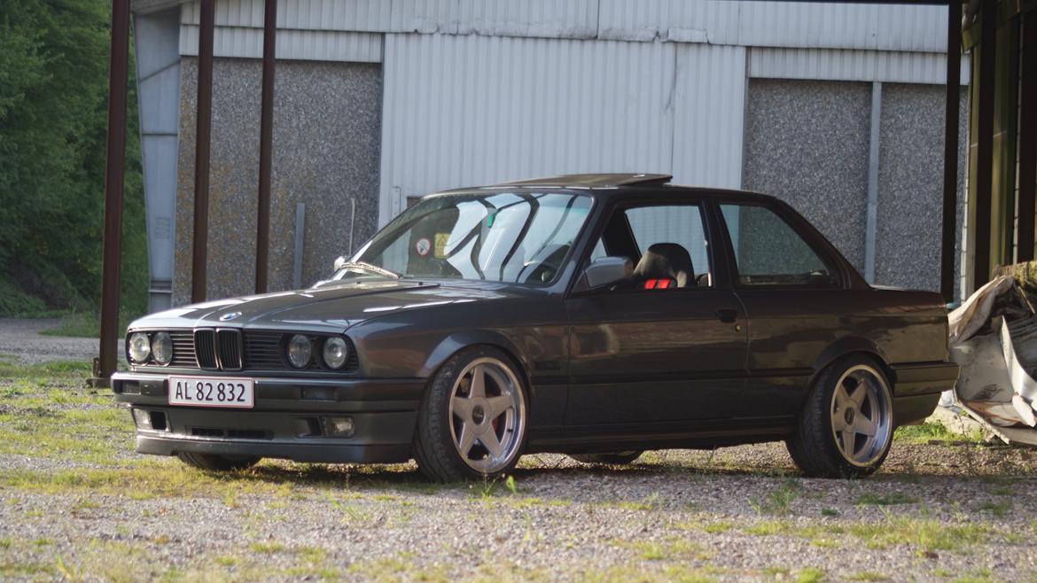 BMW 325i E30 V8 billede 5