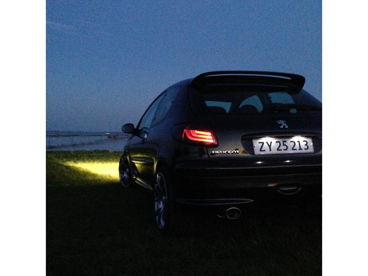 {{currentPhoto.altText}} billede {{currentPhoto.number}}