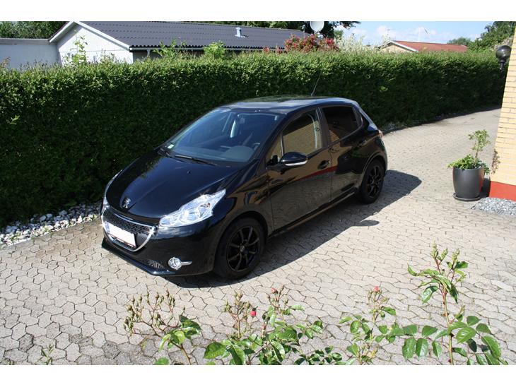 {{currentPhoto.altText}} billede {{currentPhoto.number}}