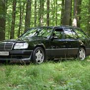 Mercedes Benz S124 - 300TD Turbo