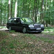 Mercedes Benz S124 - 300TD Turbo