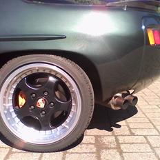 Porsche 928