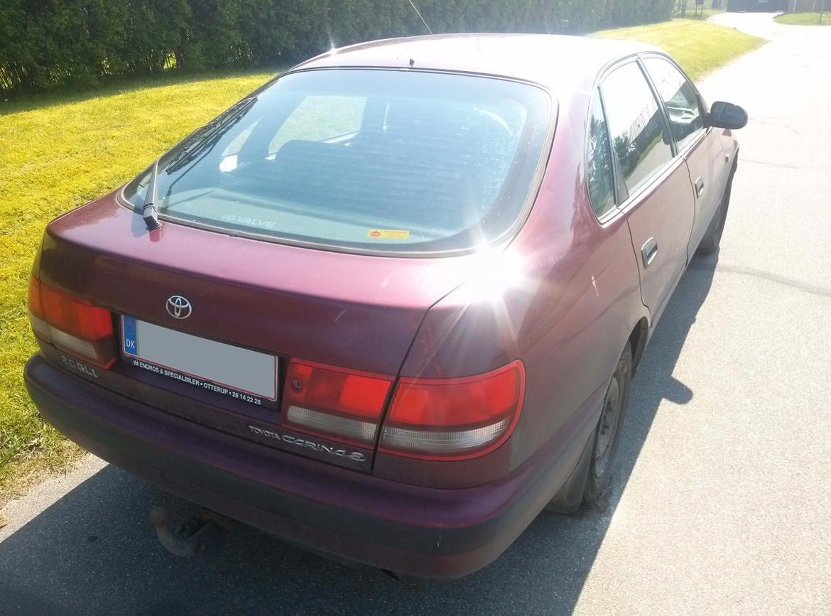 Toyota Carina E 2.0 GLI Notchback *Skrottet* billede 5