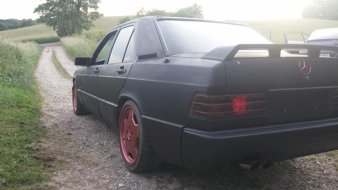 Mercedes Benz W201 190E 2.6 Sportline "Solgt" billede 1