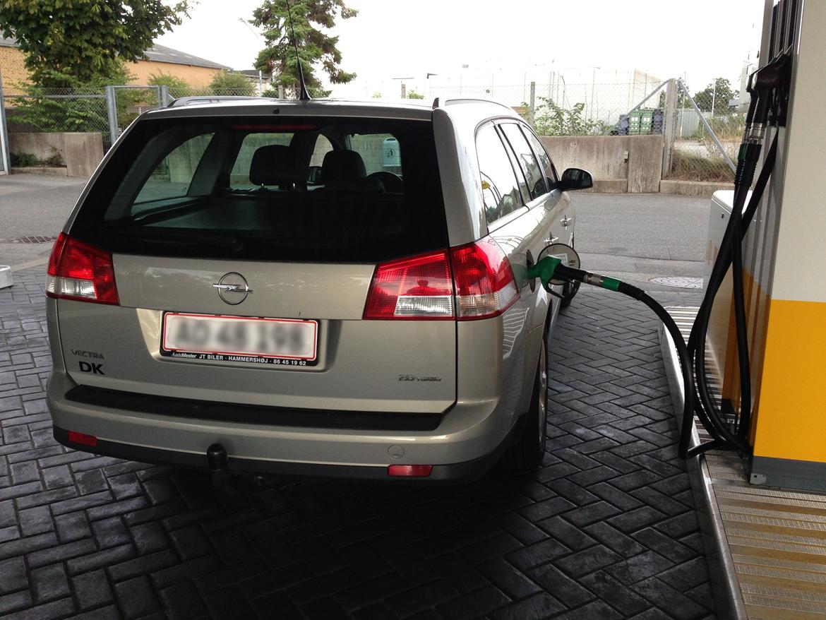 Opel Vectra C 2.0 Turbo Elegance II Wagon - Her holder vi rimelig ofte.. billede 17