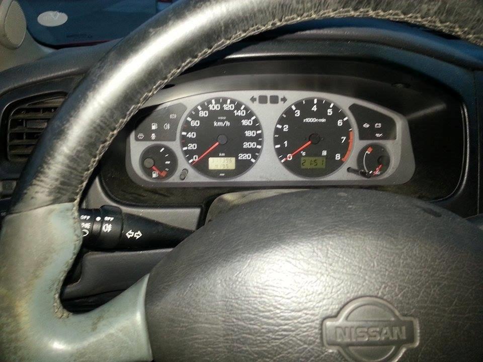 Nissan Primera 1.6 - Instrumentbræt vist billede 3