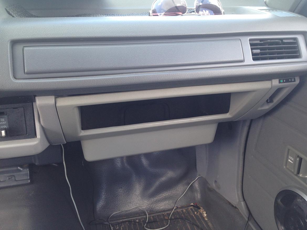 Toyota Corolla CE70 Panel Van - Åbent handskerum billede 15