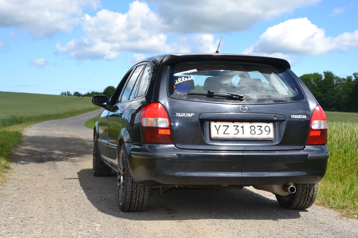 Mazda 323F BJ SLX billede 5