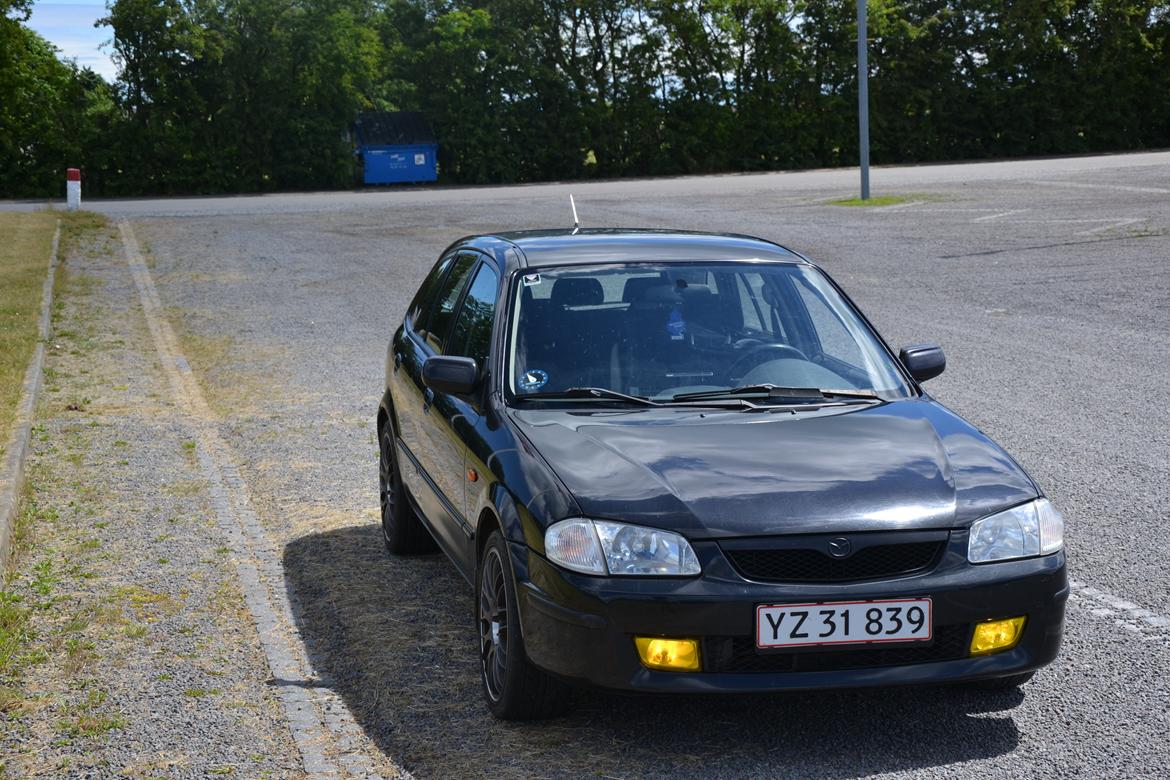 Mazda 323F BJ SLX billede 6
