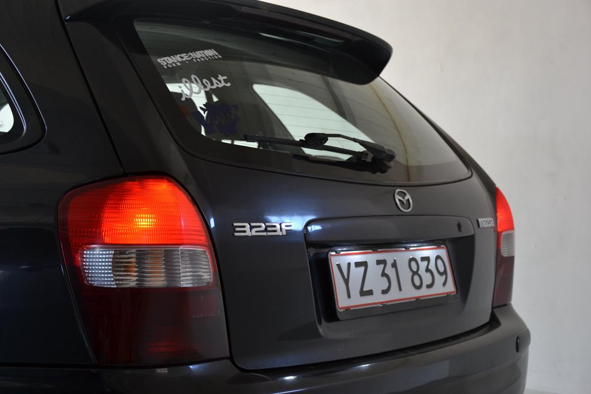 Mazda 323F BJ SLX billede 18