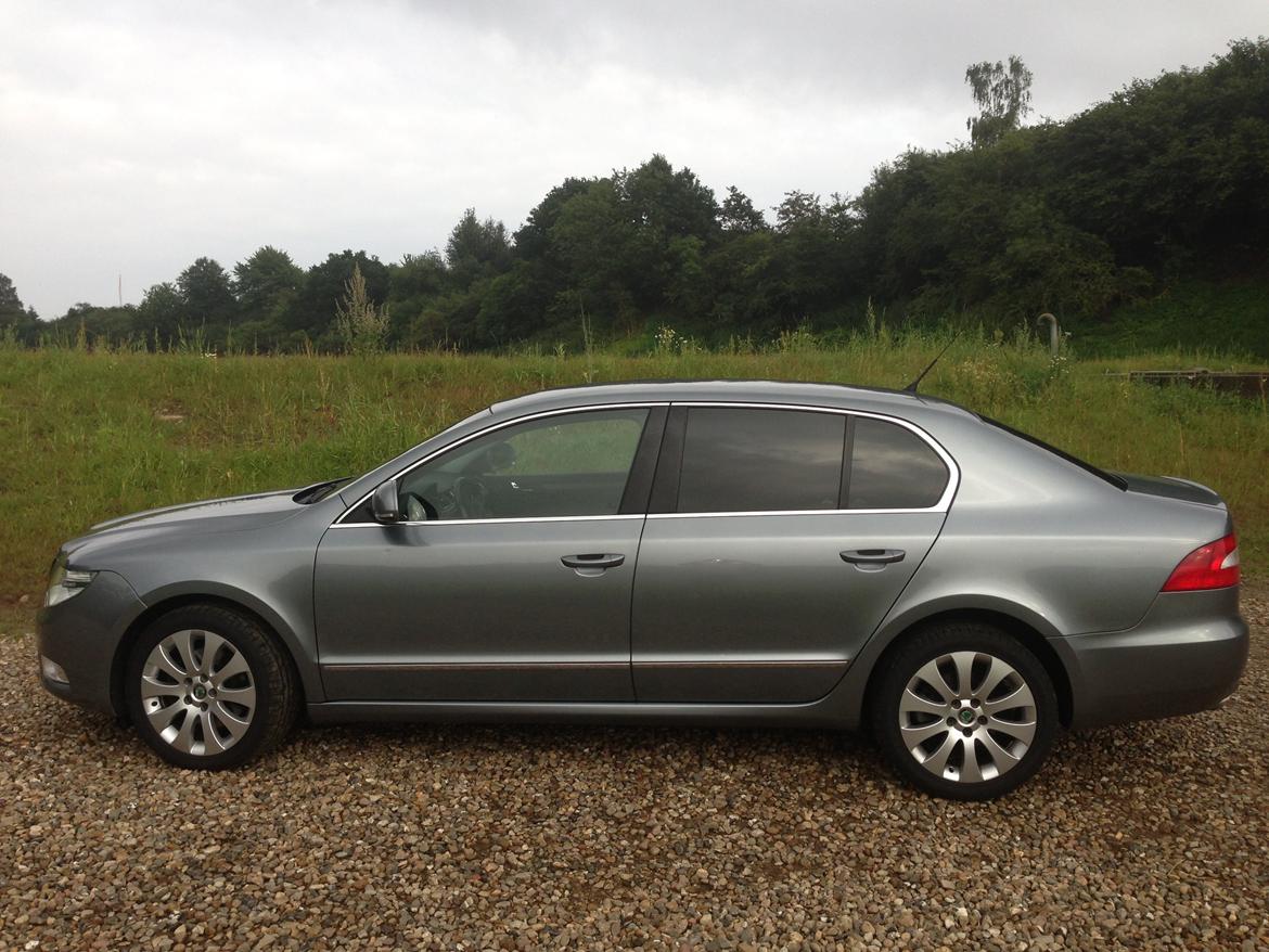 Skoda Superb Elegance TDI (Twindoor) billede 2