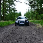 Audi A4 2,0 TDi S-line Avant