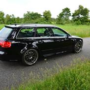 Audi A4 2,0 TDi S-line Avant