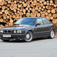 BMW E34 540i