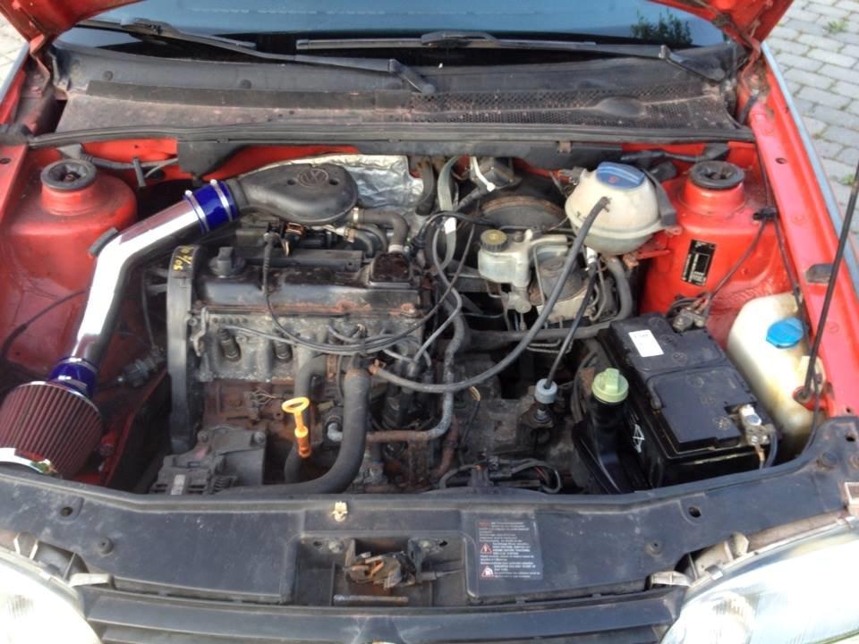 VW Golf 3 1.8 Joker - efter, fedt rør til luftfilteret ;) billede 7