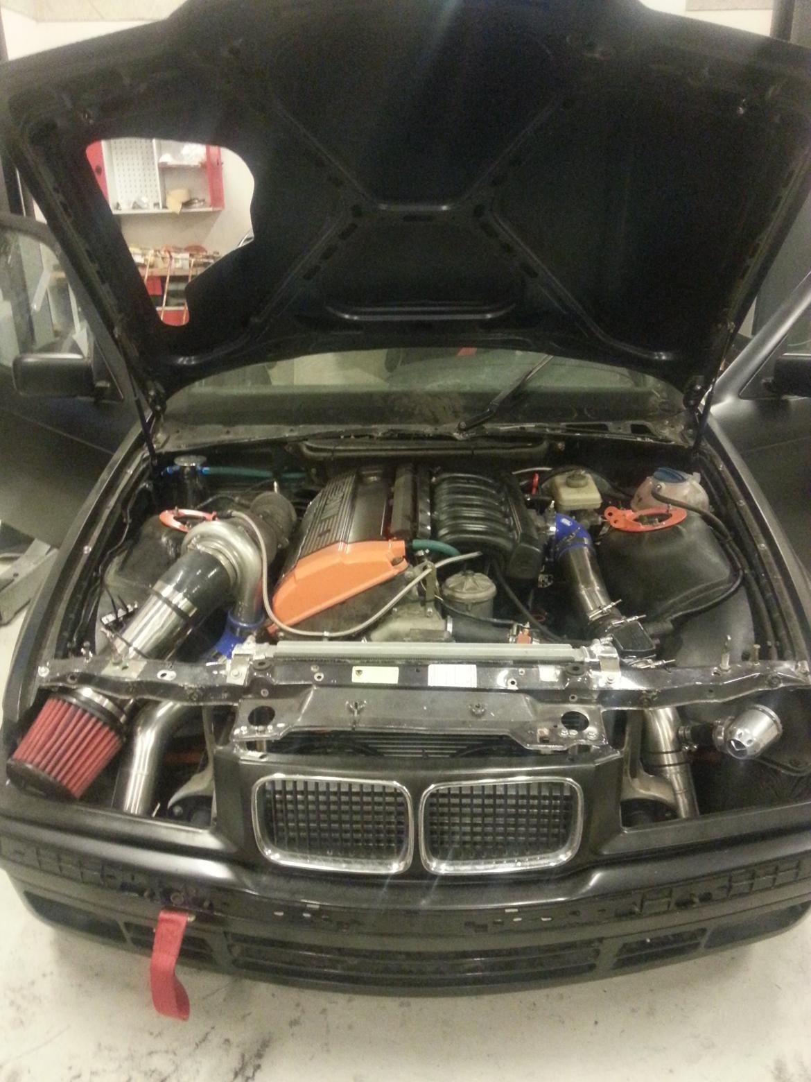 BMW E36 325 Turbo - solgt  - Det begynder at ligne noget billede 13