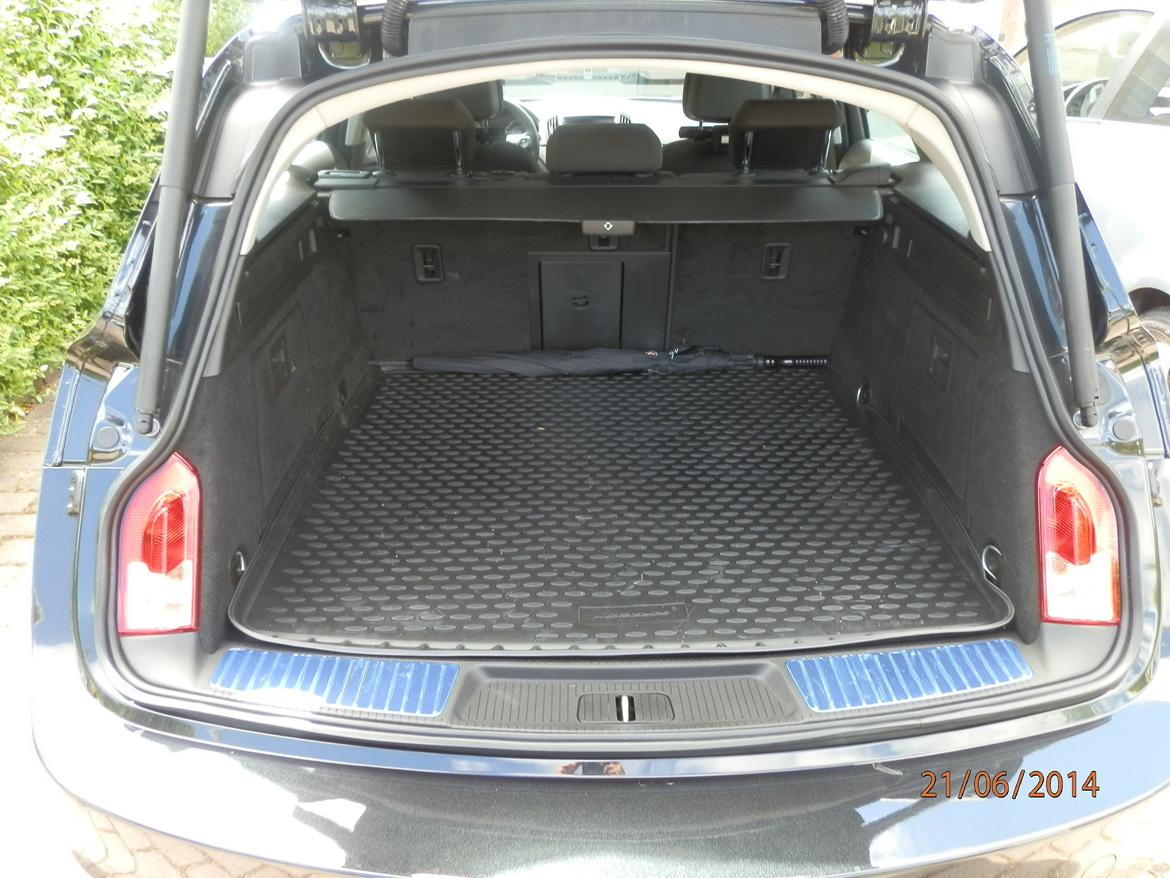 Opel Insignia 1,4 Turbo sportstourer ***solgt*** - Ekstra baglys når bagklappen er åben i de mørke timer billede 17