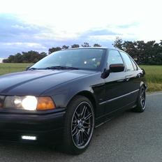 BMW 323i E36