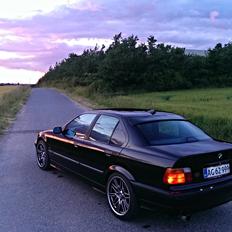 BMW 323i E36