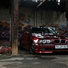 BMW E39 528i