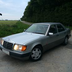 Mercedes Benz W124 200D