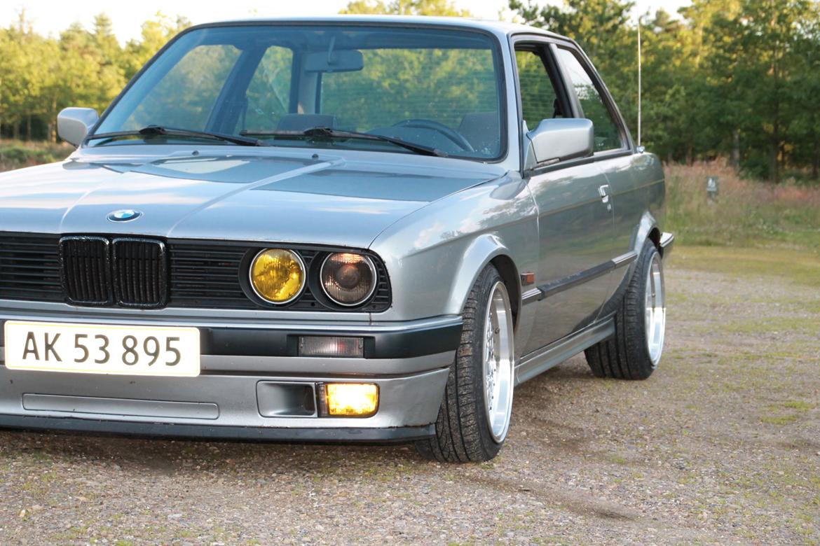 BMW E30 320i billede 5
