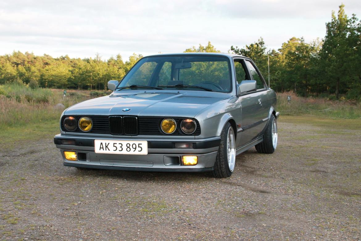 BMW E30 320i billede 6