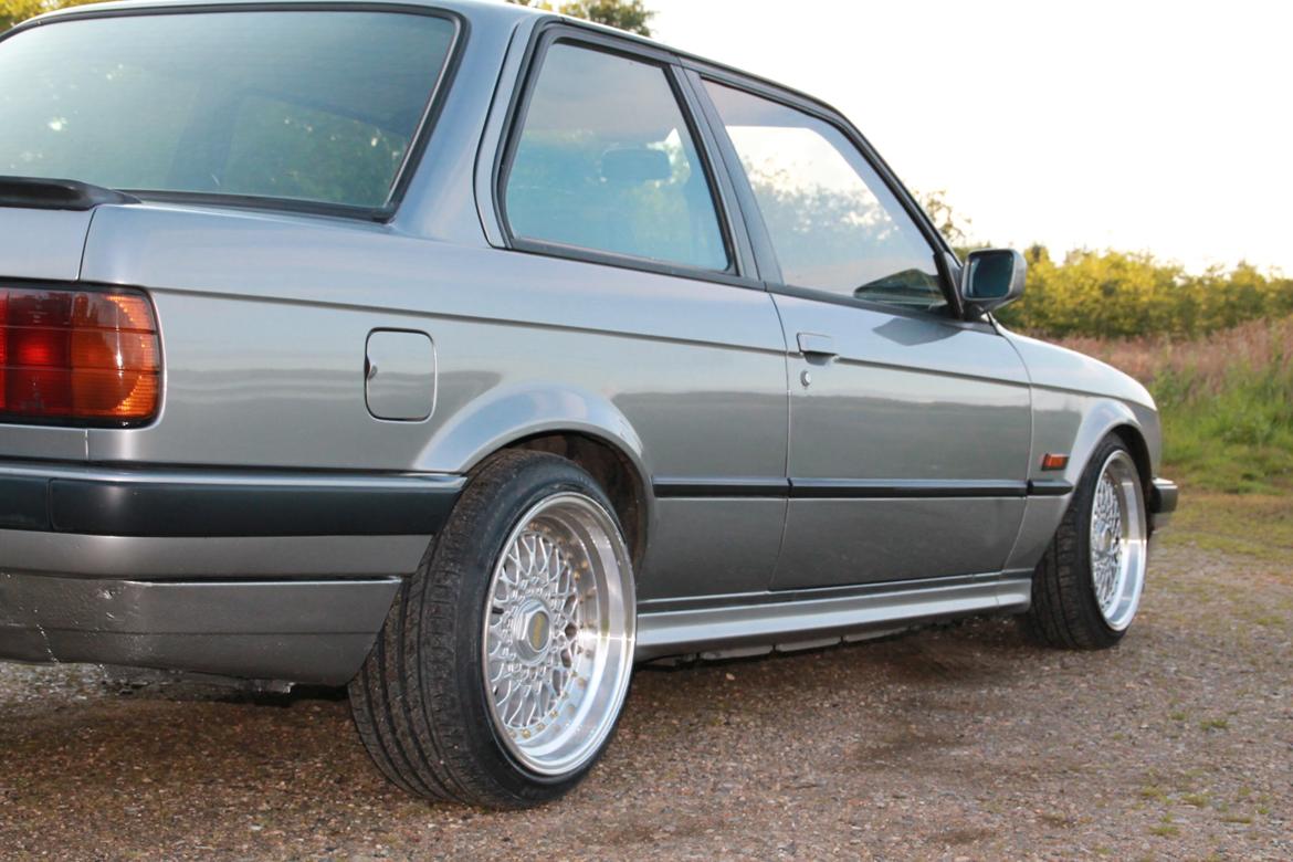 BMW E30 320i billede 10