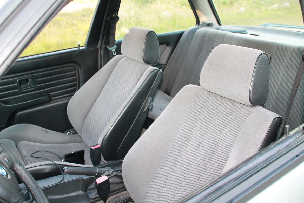 BMW E30 320i billede 14