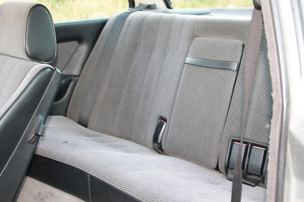 BMW E30 320i billede 15