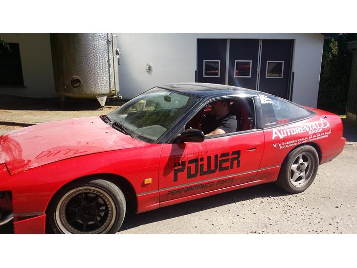 {{currentPhoto.altText}} billede {{currentPhoto.number}}