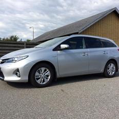 Toyota auris H-2 touring sport.