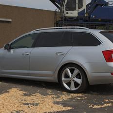 Skoda Octavia combi Elegance 2.0 TDI DSG *SOLGT*