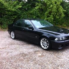 BMW e39 523i