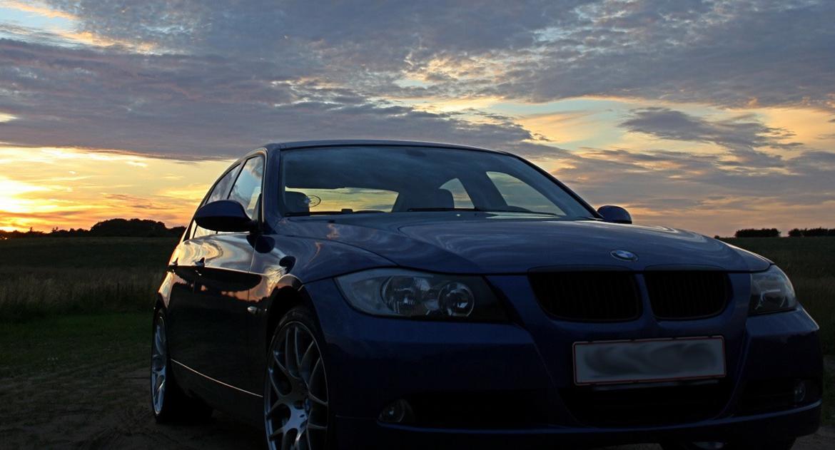 BMW E90 320i billede 4