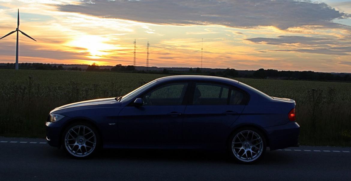 BMW E90 320i billede 5