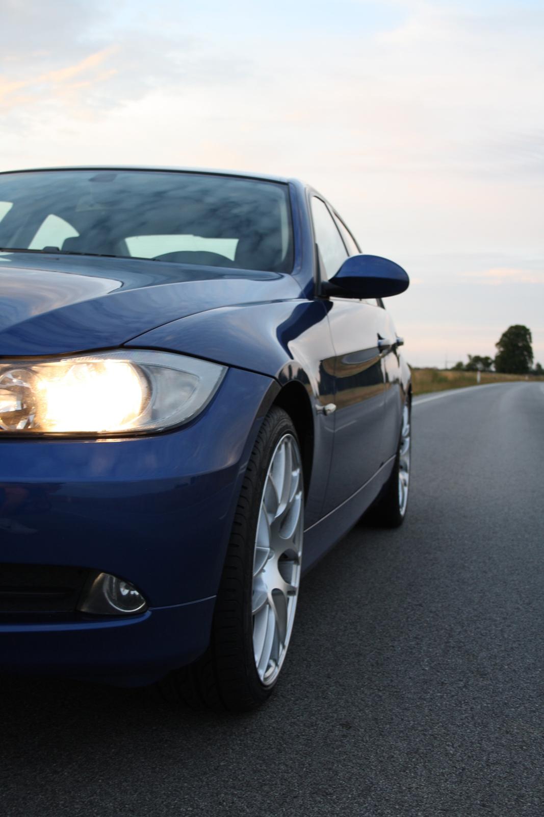 BMW E90 320i billede 9