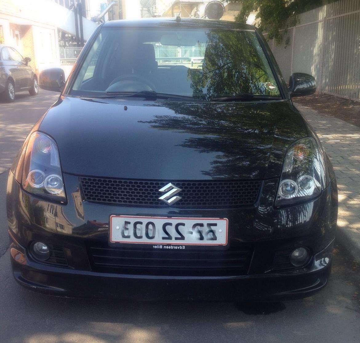 Suzuki Swift 1,5 III Hatchback billede 2