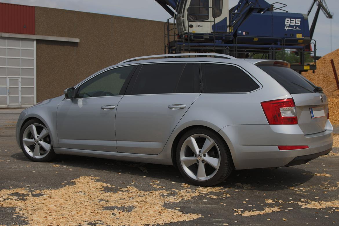 Skoda Octavia combi Elegance 2.0 TDI DSG *SOLGT* billede 3