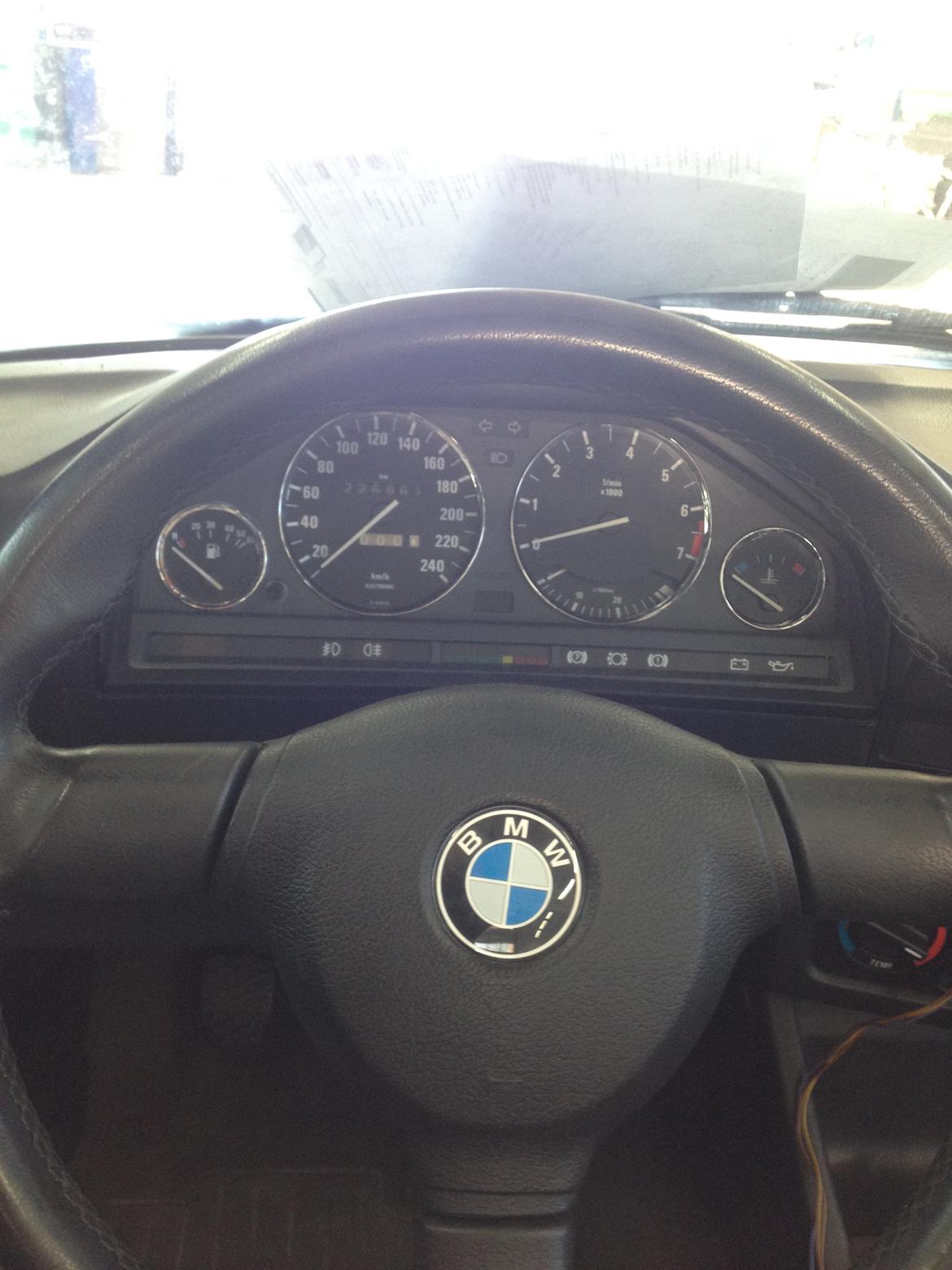 BMW E30 320i Cab billede 3