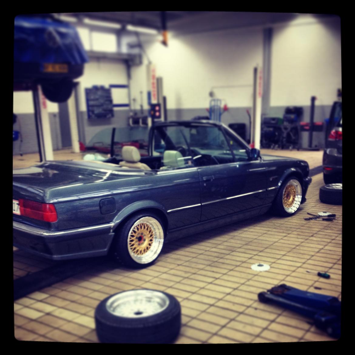BMW E30 320i Cab billede 8