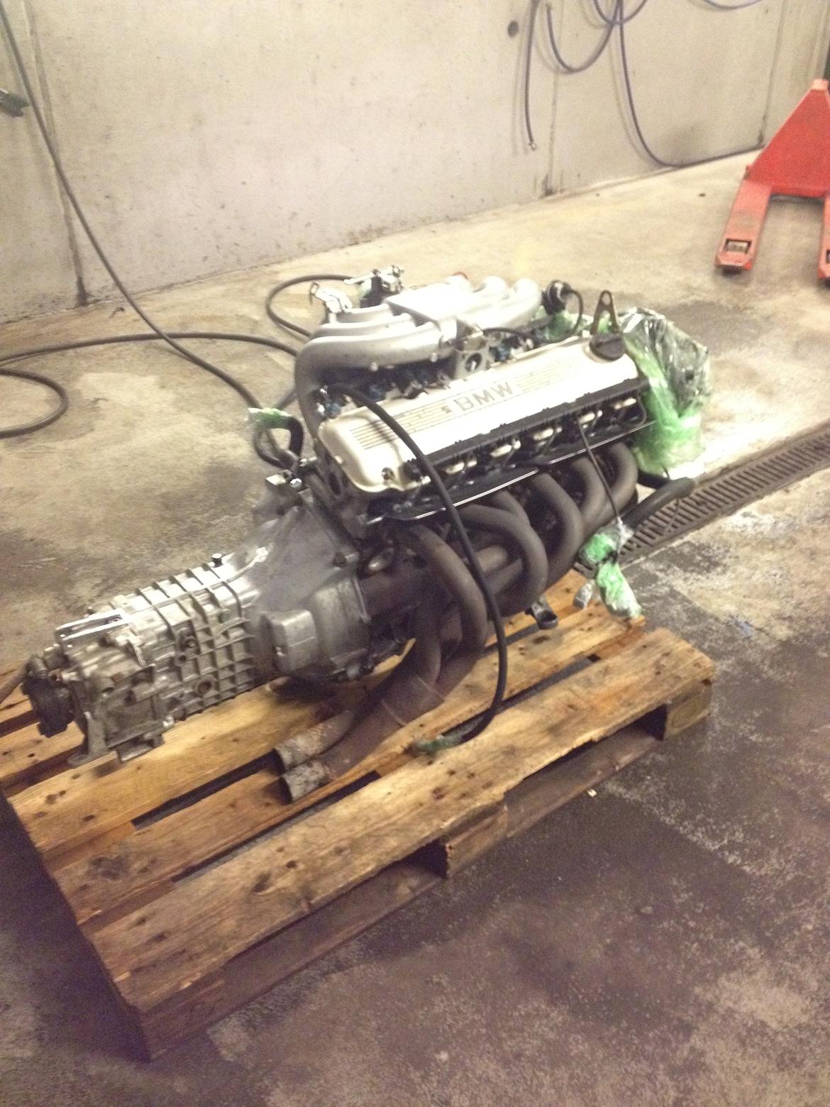 BMW E30 320i Cab billede 11